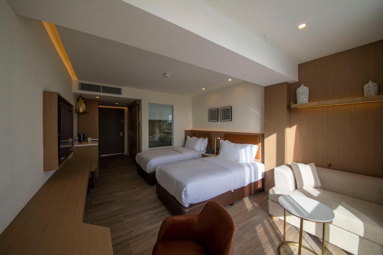 Luxotel Aqaba Beach Resort & Spa Only 15 Years Plus ภายนอก รูปภาพ