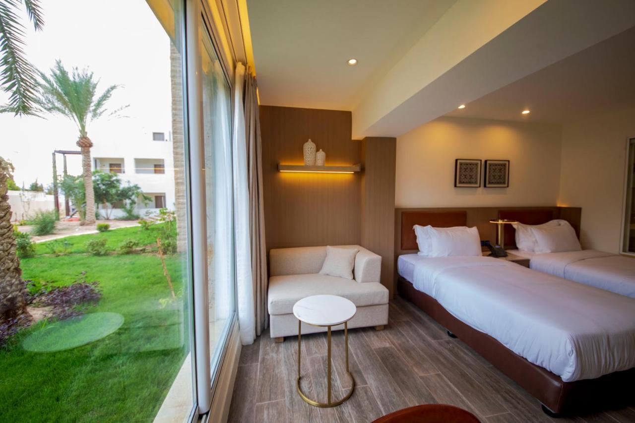 Luxotel Aqaba Beach Resort & Spa Only 15 Years Plus ภายนอก รูปภาพ